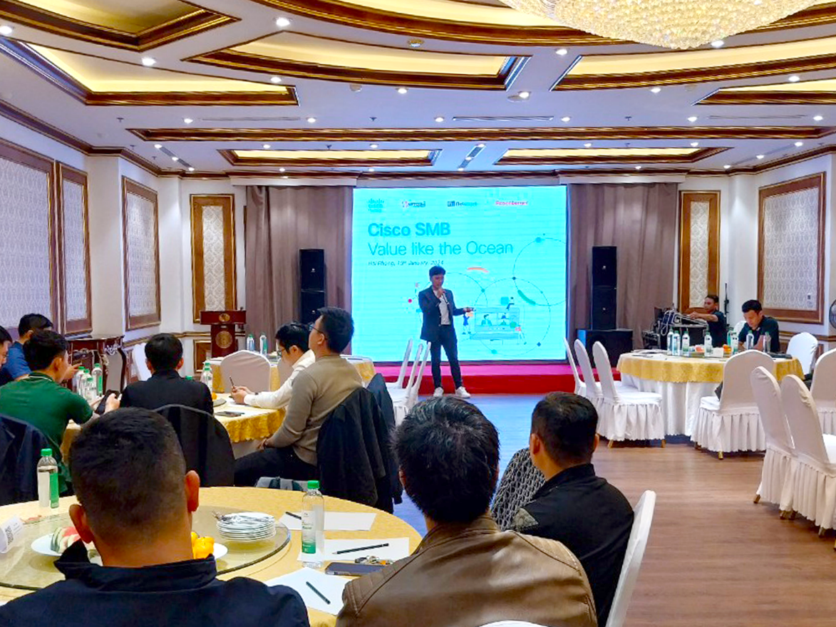H2:Ông Mai Tiến Đạt – Đại diện bên CISCO, phát biểu chào mừng các khách hàng tới tham dự hội thảo