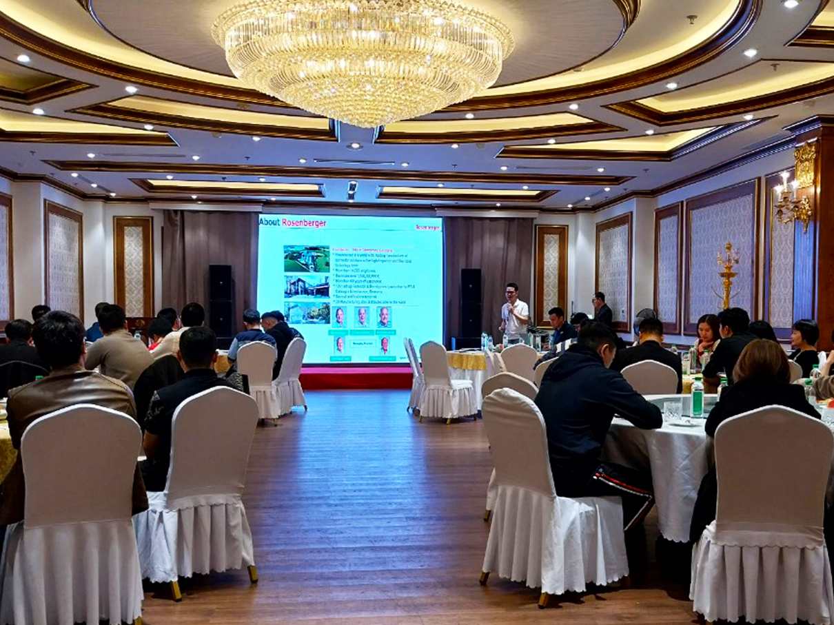H6:Ông Đinh Thế Huân trình bày về các giải pháp của hãng ROSENBERGER cho nhà máy và các khu công nghiệp